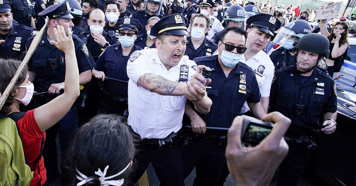 Полиция во время акция протеста в Нью-Йорке