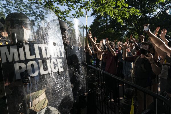 Военная полиция во время акций протеста в Вашингтоне
