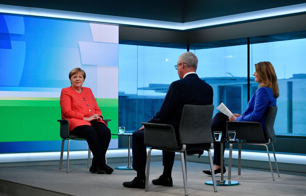 4 июня 2020. Канцлер Германии Ангела Меркель дает интервью ARD