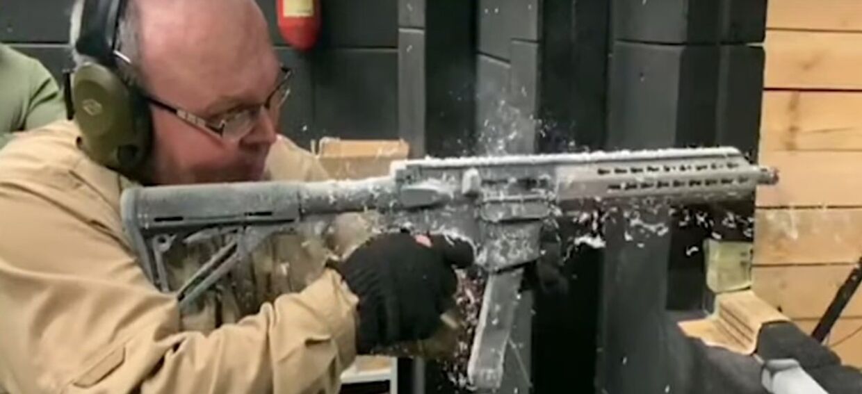 Экстремальная стрельба из украинского пистолета-пулемета