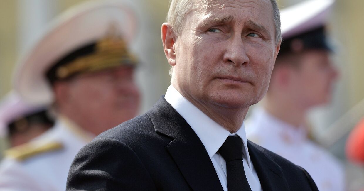Президент РФ В. Путин принял участие в праздновании Дня ВМФ РФ в Санкт-Петербурге 28 июля 2019 года