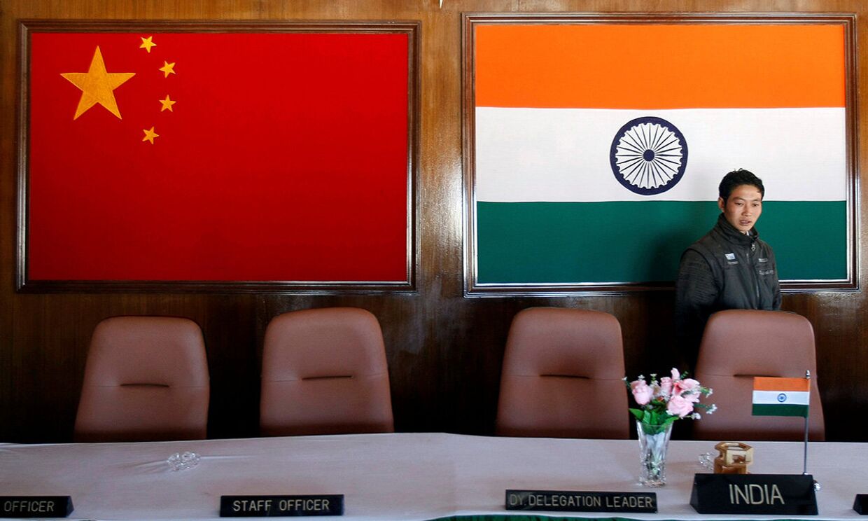 Подготовка к встречи между военными командирами Китая и Индии