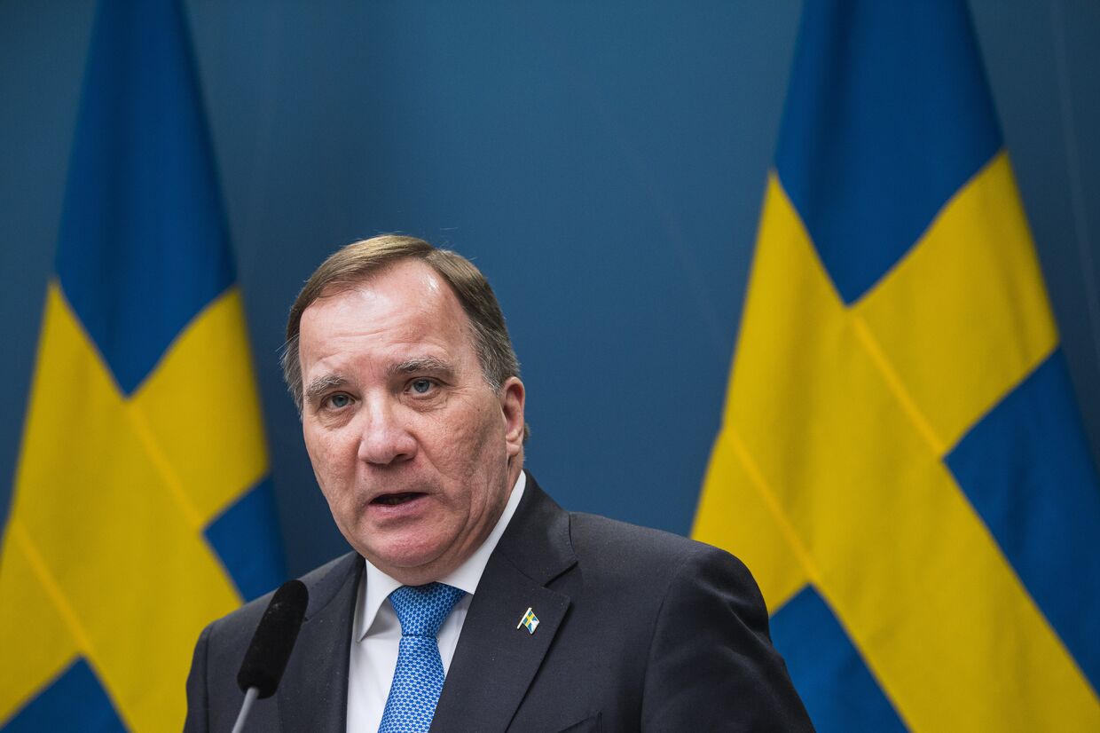 Премьер-министр Швеции Стефан Лёвен на пресс-конференции по ситуации с covid-19