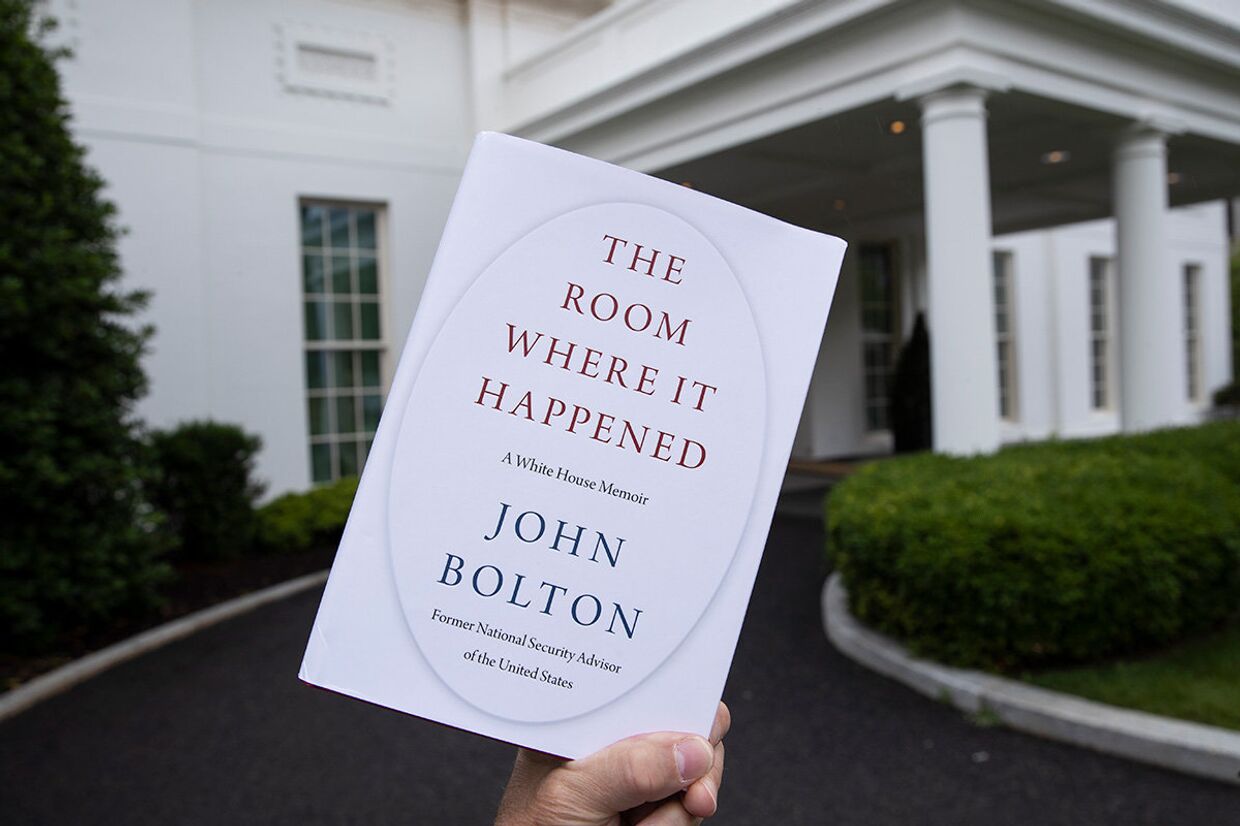 Книга Джона Болтона «Комната, где это произошло: мемуары Белого дома»