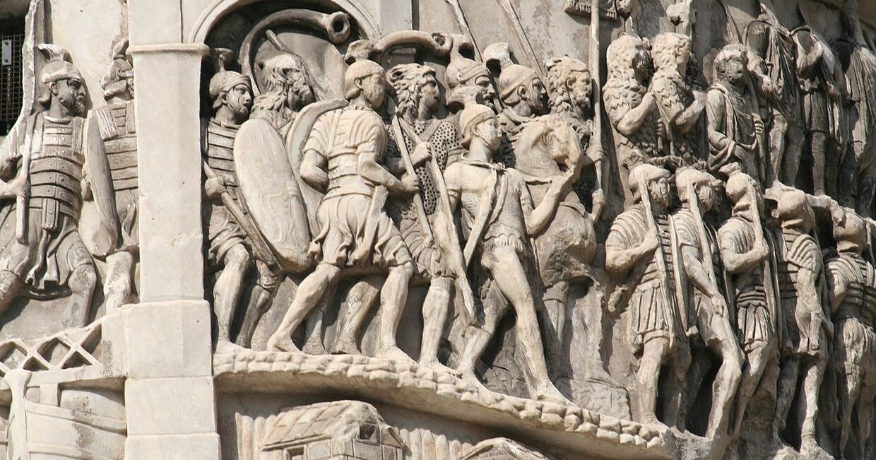 Деталь из колонны Марка Аврелия в Риме