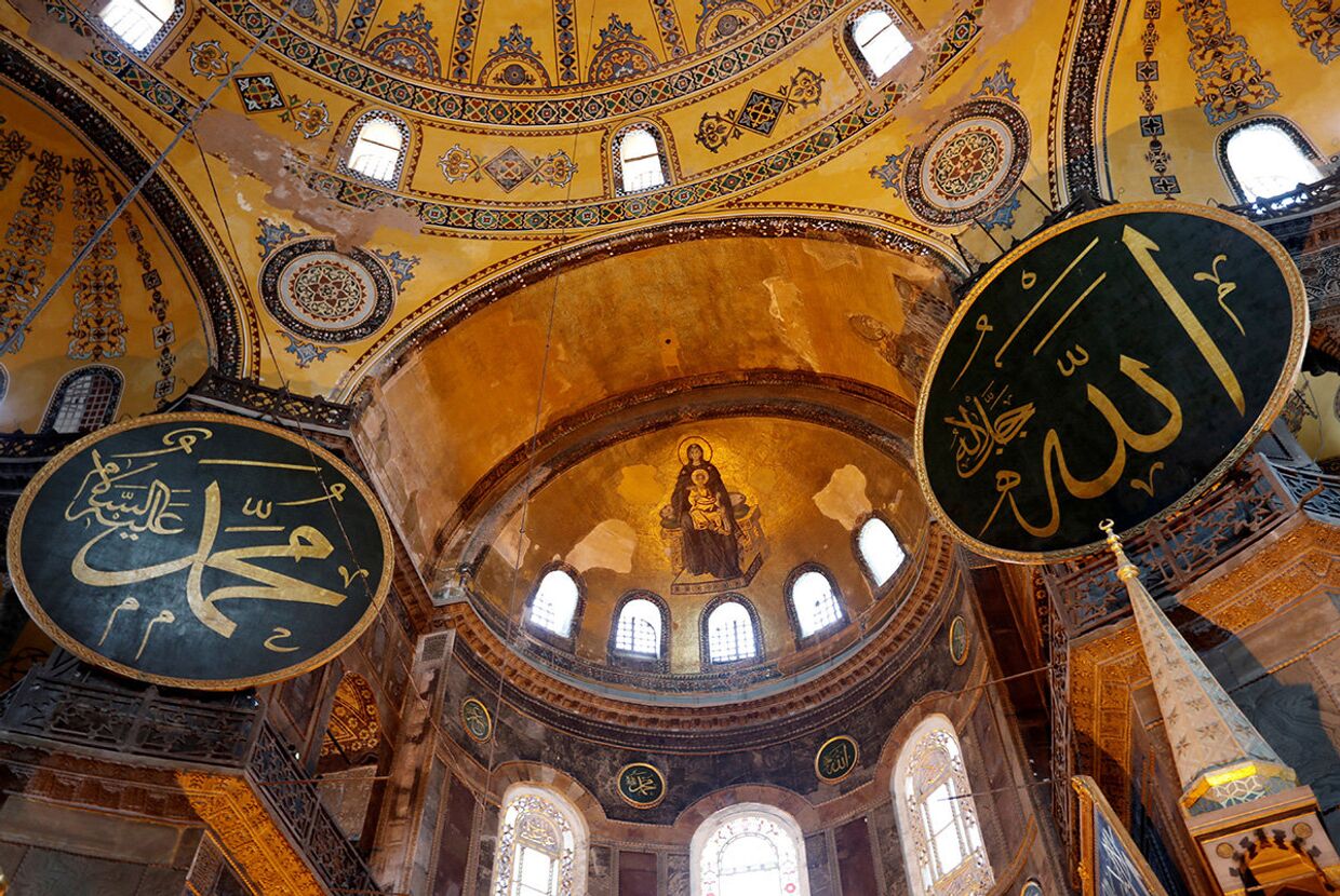 Экстерьер собора Святой Софии в Стамбуле, Турция