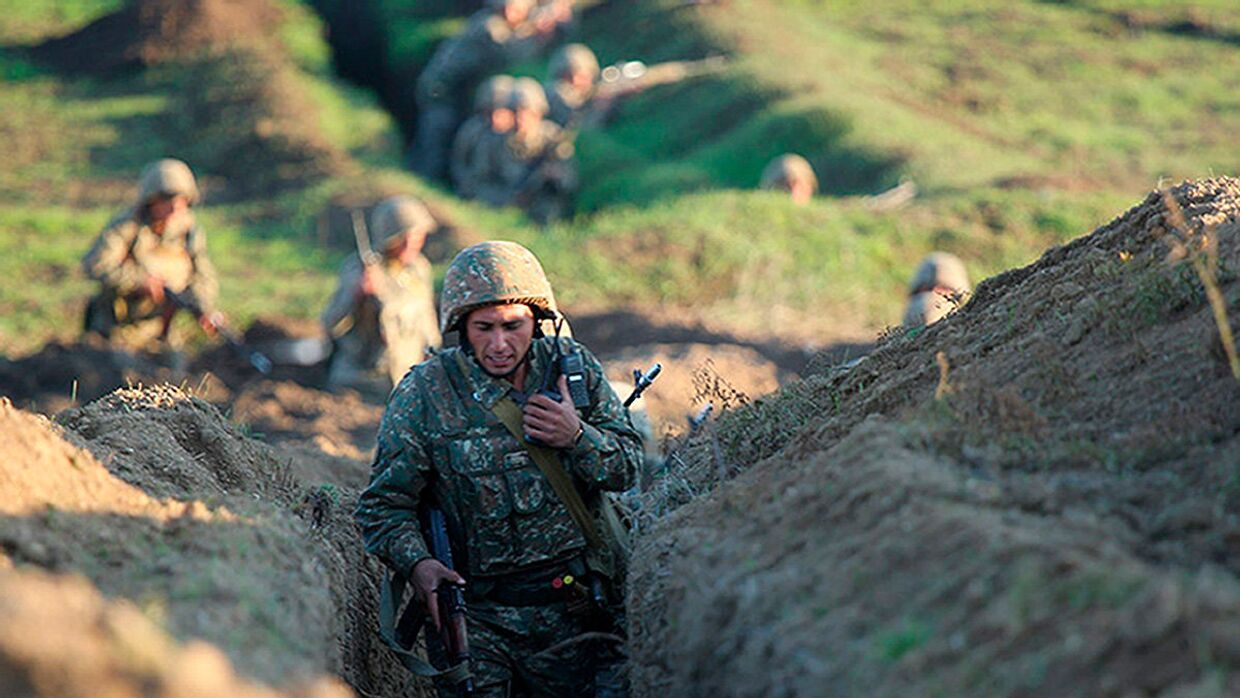 Армянские солдаты на линии фронта в Тавушской области Армении
