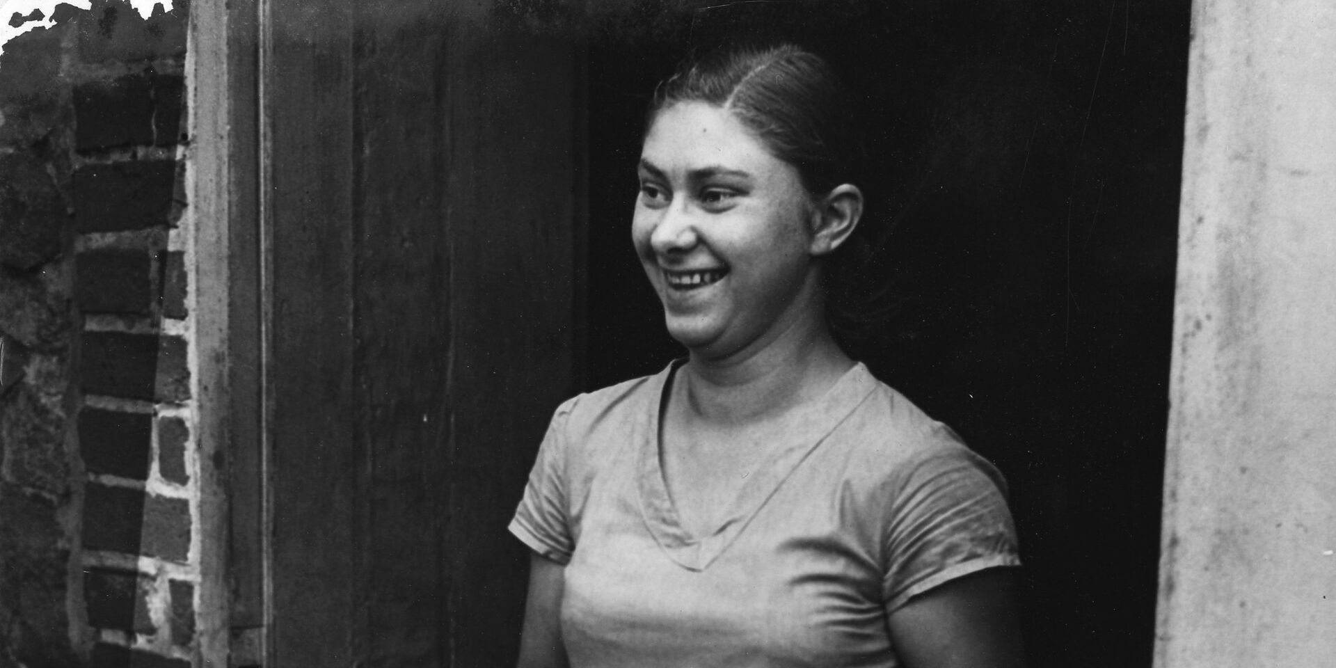 Молодая девушка, работающая по программе Имперской службы труда. Ок. 1934 - 1945. - ИноСМИ, 1920, 30.05.2025