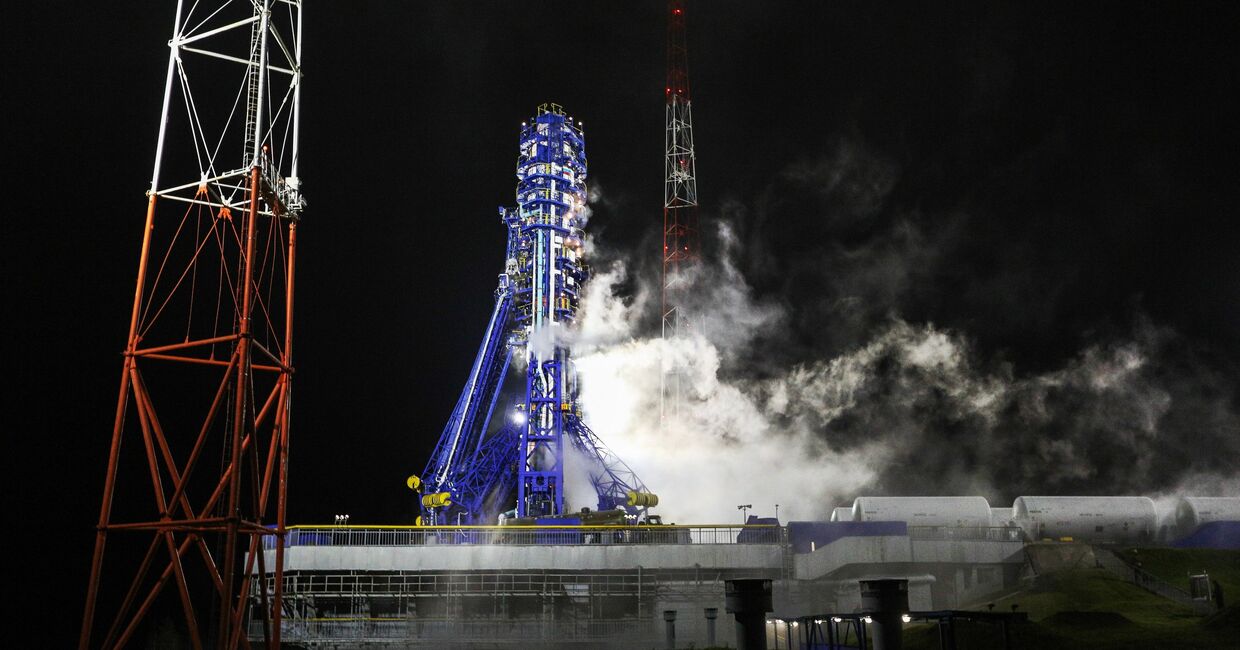 Запуск ракеты Союз-2 со спутником военного назначения с космодрома Плесецк