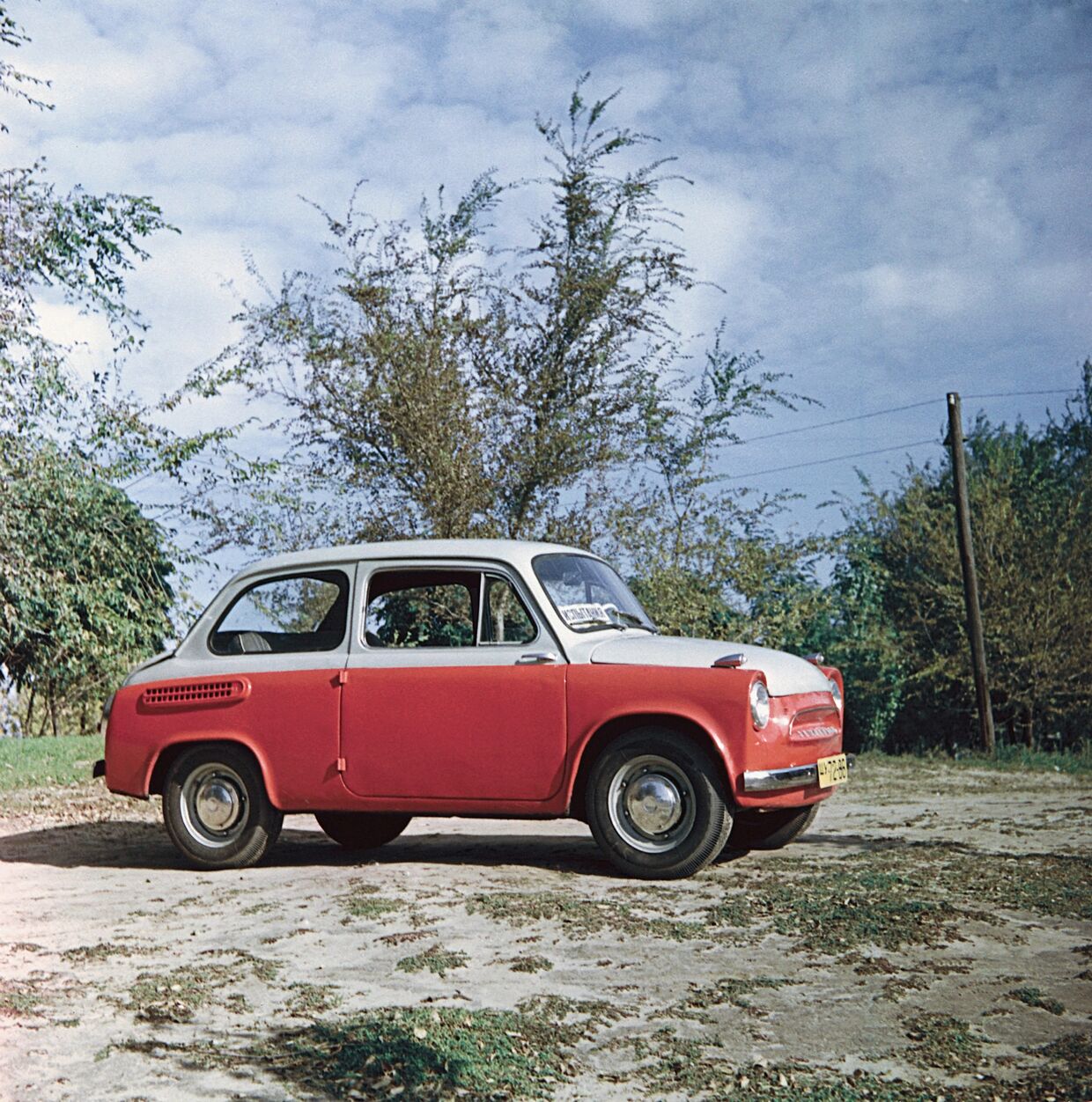 Автомобиль ЗАЗ-965 «Запорожец»