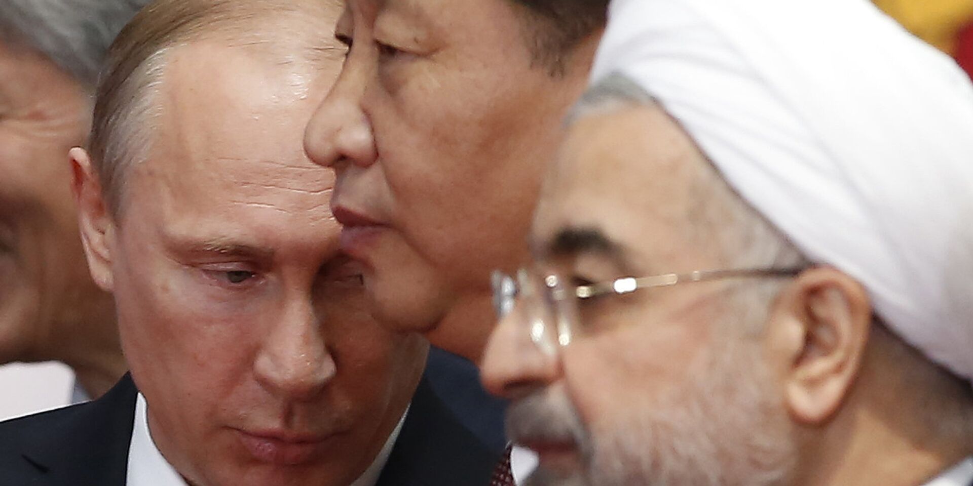Президент России Владимир Путин, председатель КНР Си Цзиньпин, президент Ирана Хасан Роухани на саммите в Шанхае - ИноСМИ, 1920, 30.05.2023