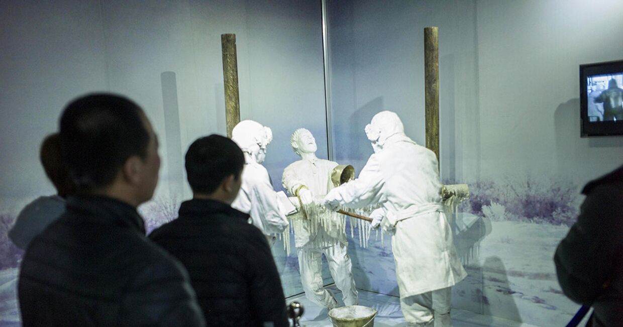 Экспонаты музея, изображающий эксперименты над человеком в музее Unit 731 в Харбине