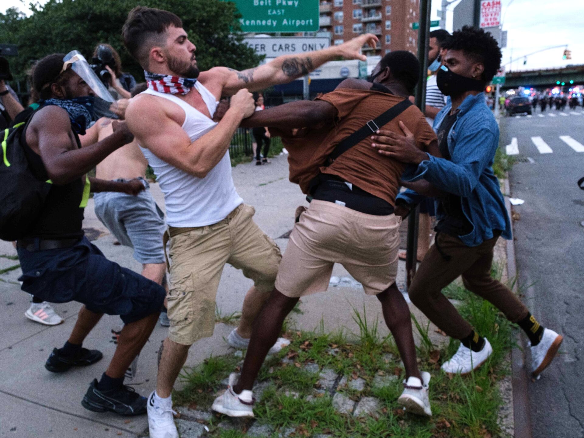 The Boston Globe (США): движение «Жизни темнокожих имеют значение» теряет  поддержку белых американцев (The Boston Globe, США) | 07.10.2022, ИноСМИ