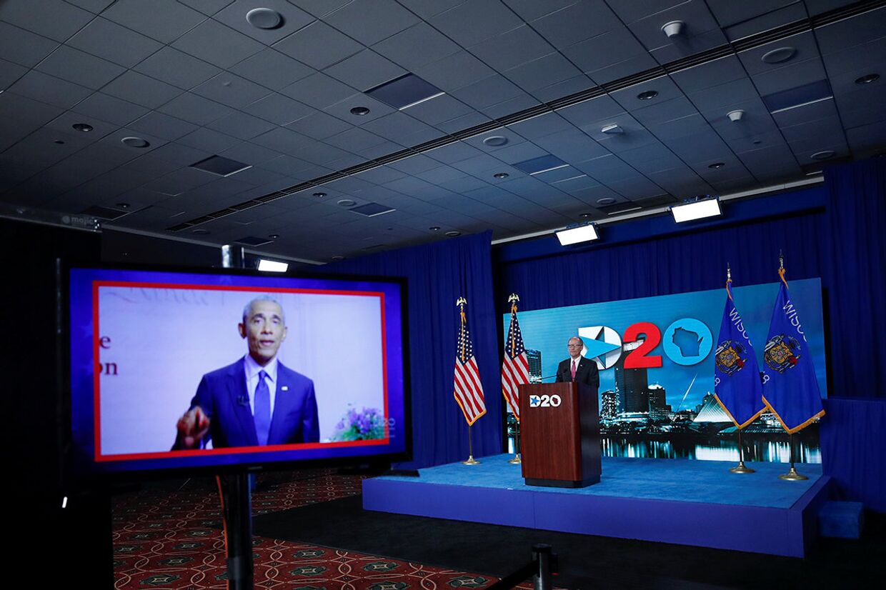 Бывший президент США Барак Обама выступает на конвенции Демократической партии