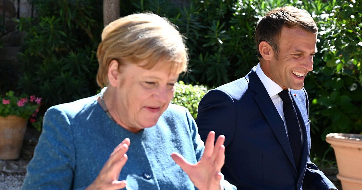 Президент Франции Эммануэль Макрон и канцлер Германии Ангела Меркель