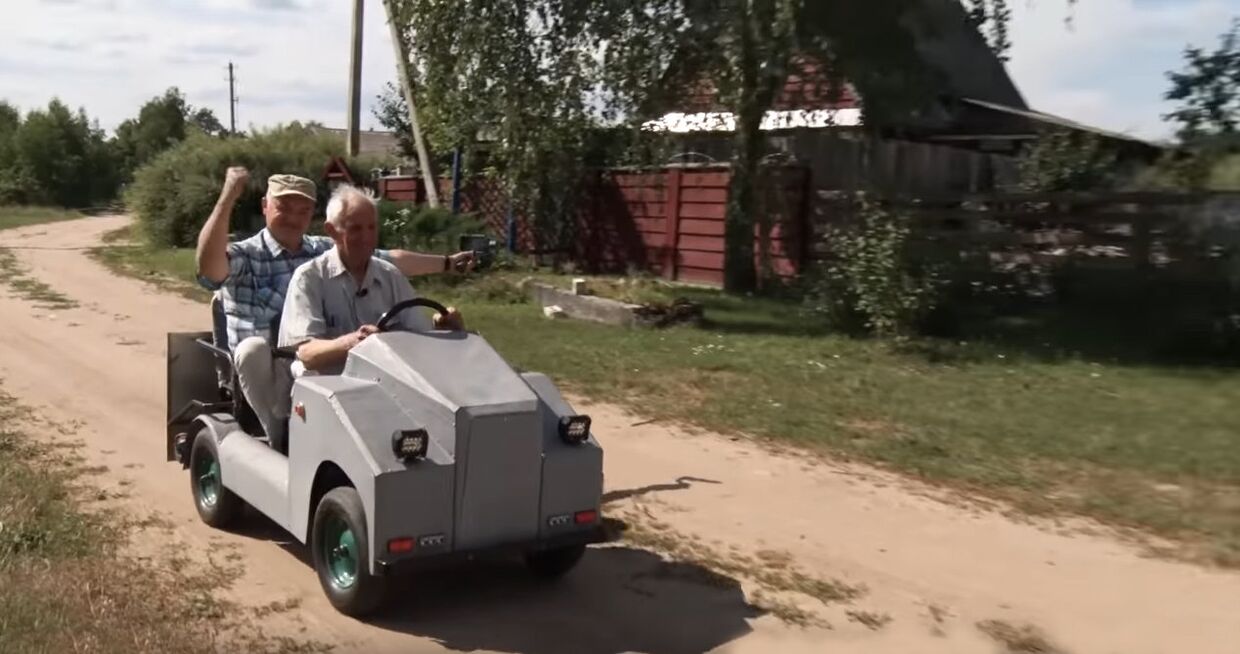 Дедушка построил электромобиль!