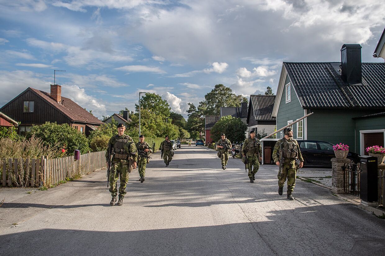 Сухопутные войска Швеции патрулируют остров Готланд