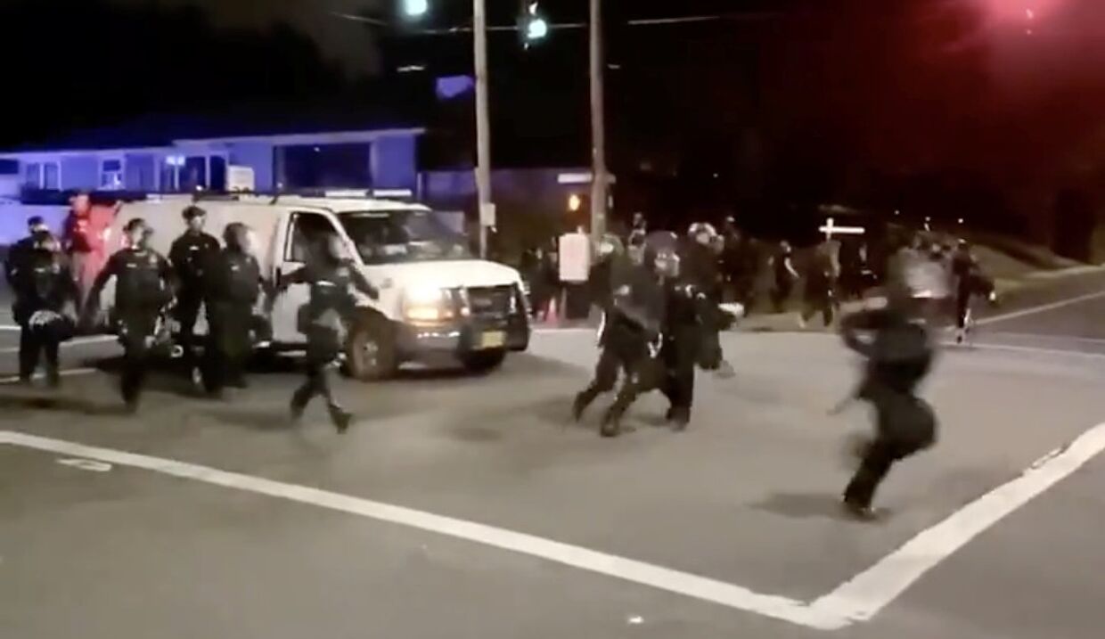 Полиция во время протестов в Портленде