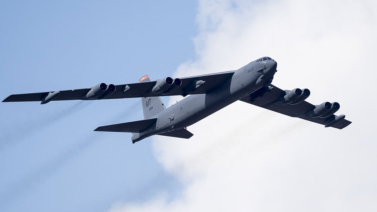 Американский стратегический бомбардировщик B-52