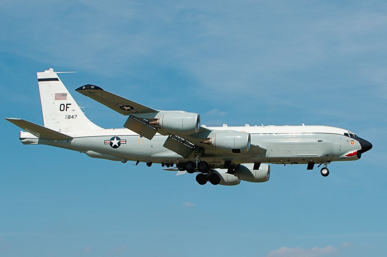 Самолет радиолокационной разведки RC-135U