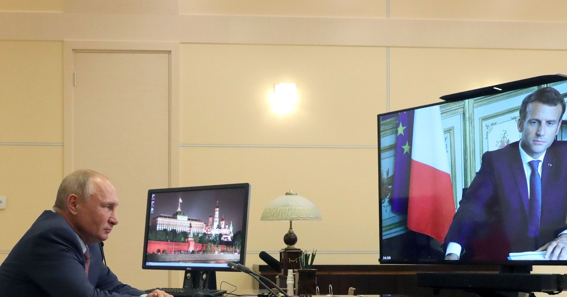 Встреча президента РФ В. Путина с президентом Франции Э. Макроном - ИноСМИ, 1920, 09.11.2020
