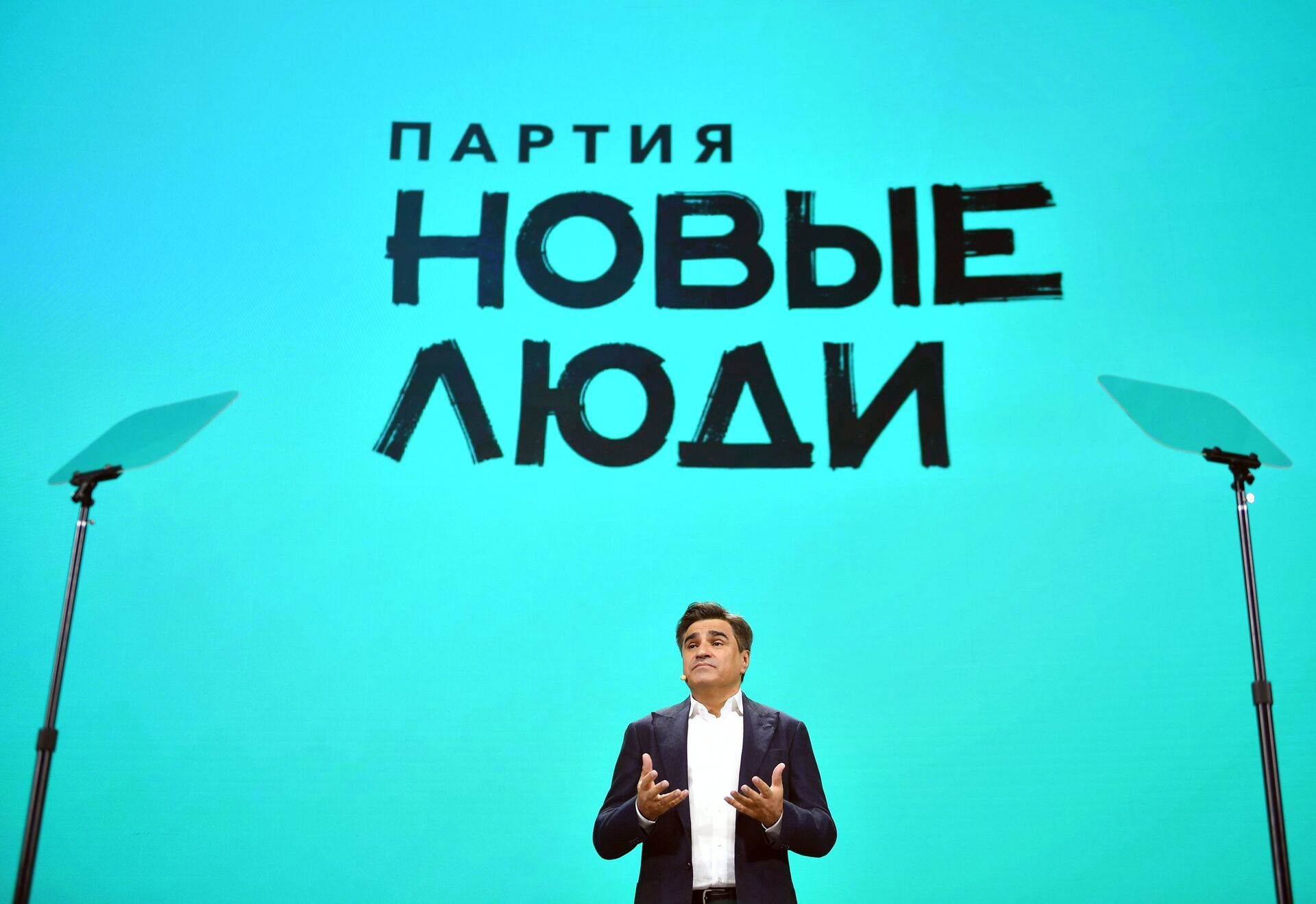 Пока Алексей Навальный кокетничал с западными СМИ, Алексей Нечаев строил  коалицию у себя на родине.