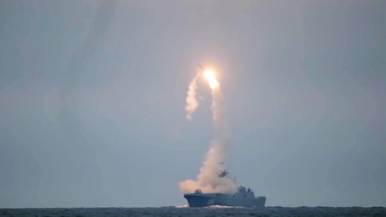 Первый запуск гиперзвуковой ракеты Циркон с фрегата Адмирал Горшков в Белом море по морской цели в Баренцевом море