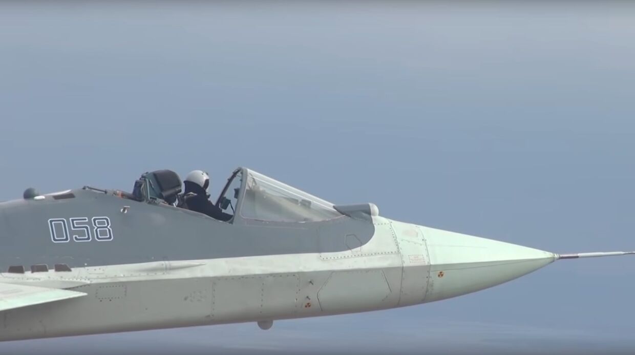 Безбашенный русский пролетел на Су-57 без защитного фонаря