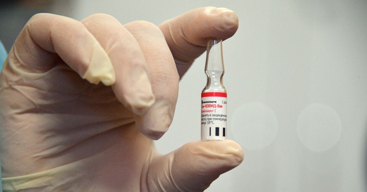 В Белоруссии началась вакцинация добровольцев российским препаратом от коронавируса Спутник V