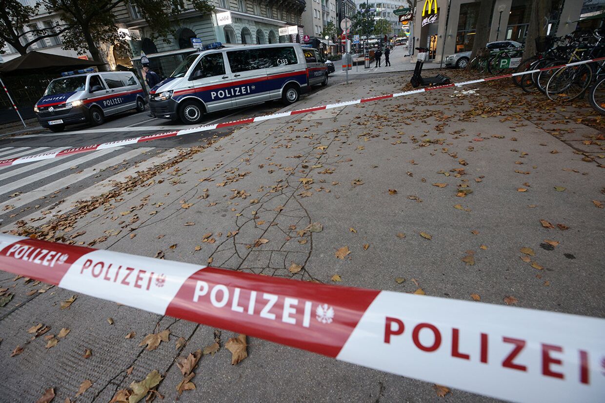 Полиция на месте перестрелки в Вене, Австрия