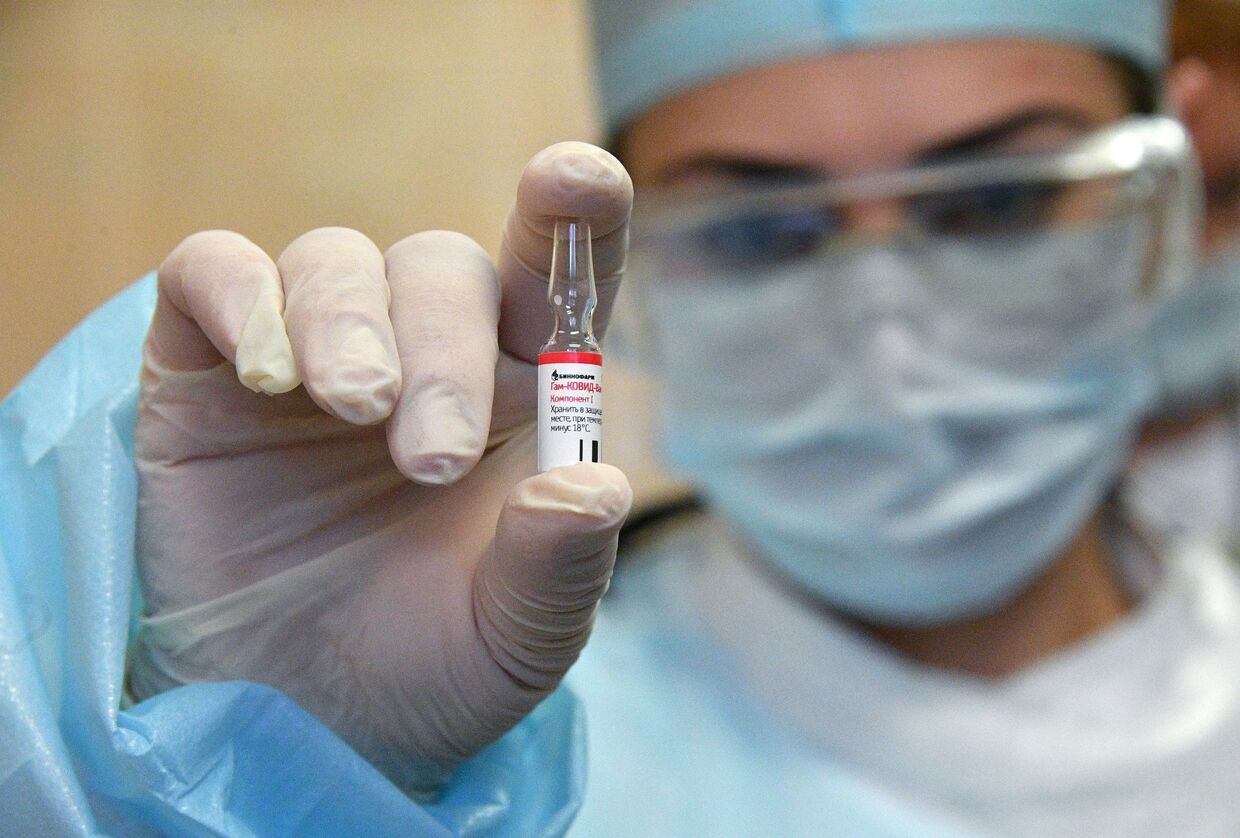 В Белоруссии началась вакцинация добровольцев российским препаратом от коронавируса Спутник V