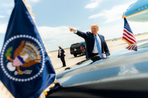 President Donald J. Trump waves