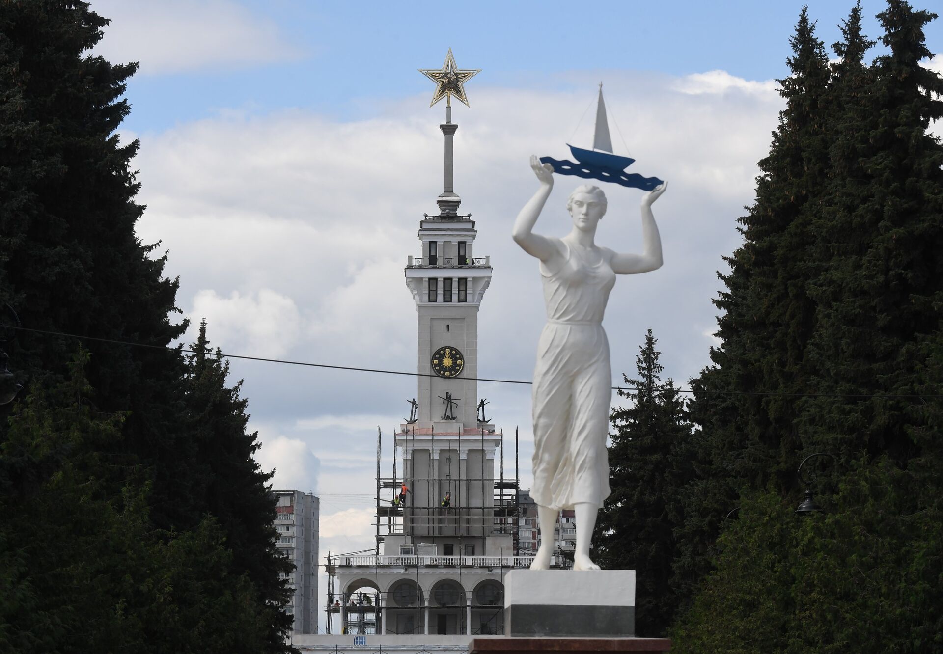 В Москве отреставрировали звезду со шпиля Северного речного вокзала - ИноСМИ, 1920, 15.11.2020
