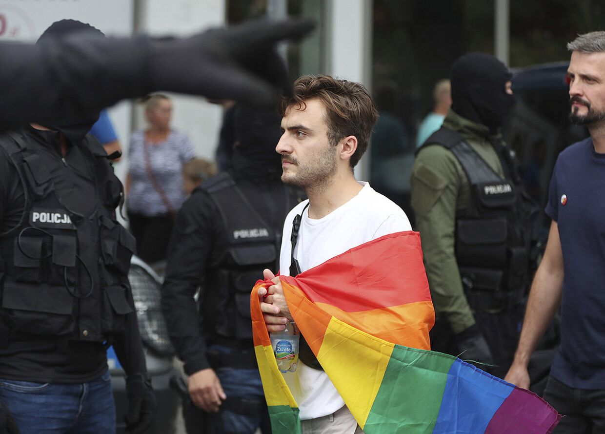 Участник гей-парада в Варшаве
