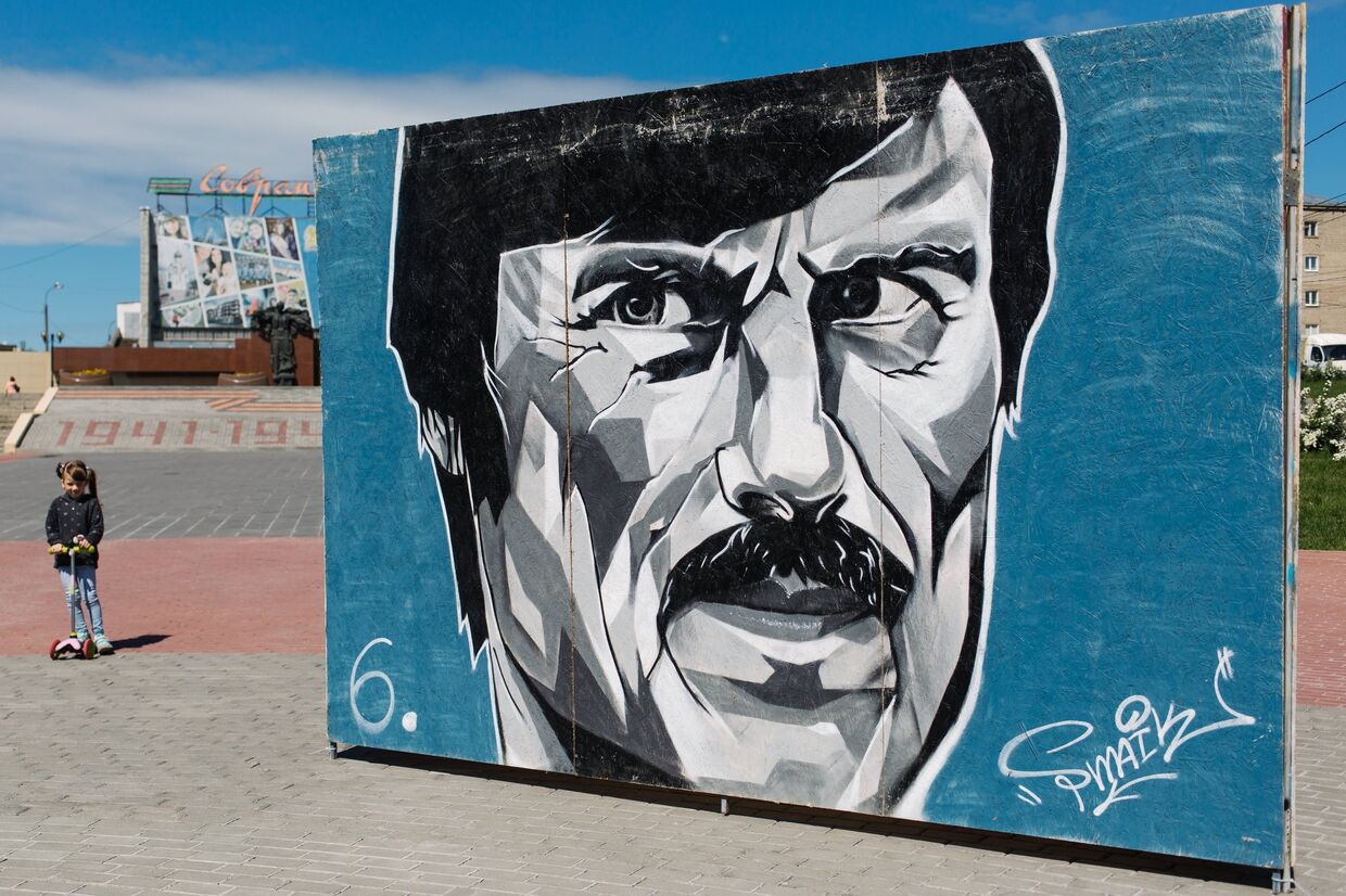 Андрей Тарковский, граффити на аллее Славы в Иванове