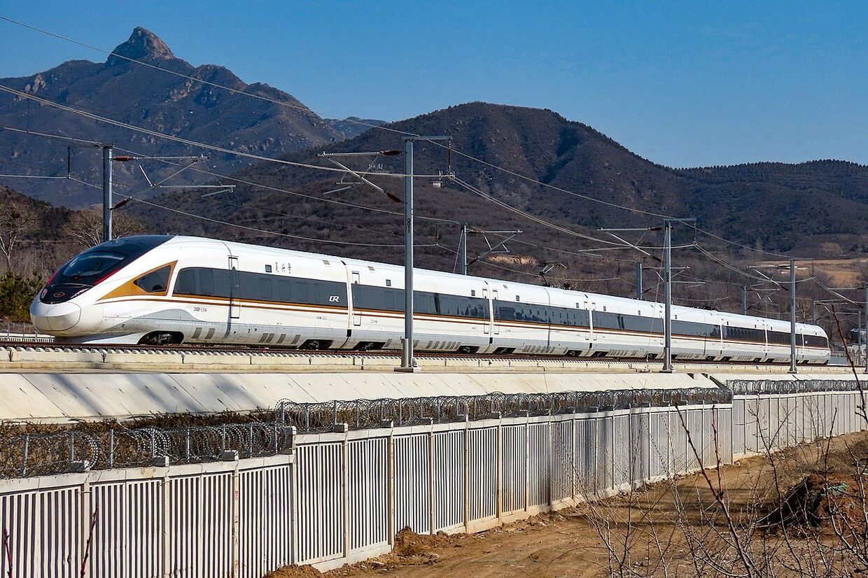 Китайский скоростной поезд CHR-400-B