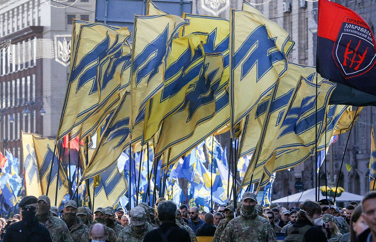 Солдаты полка «Азов» на митинге, посвященном Дню защитника Украины в Киеве