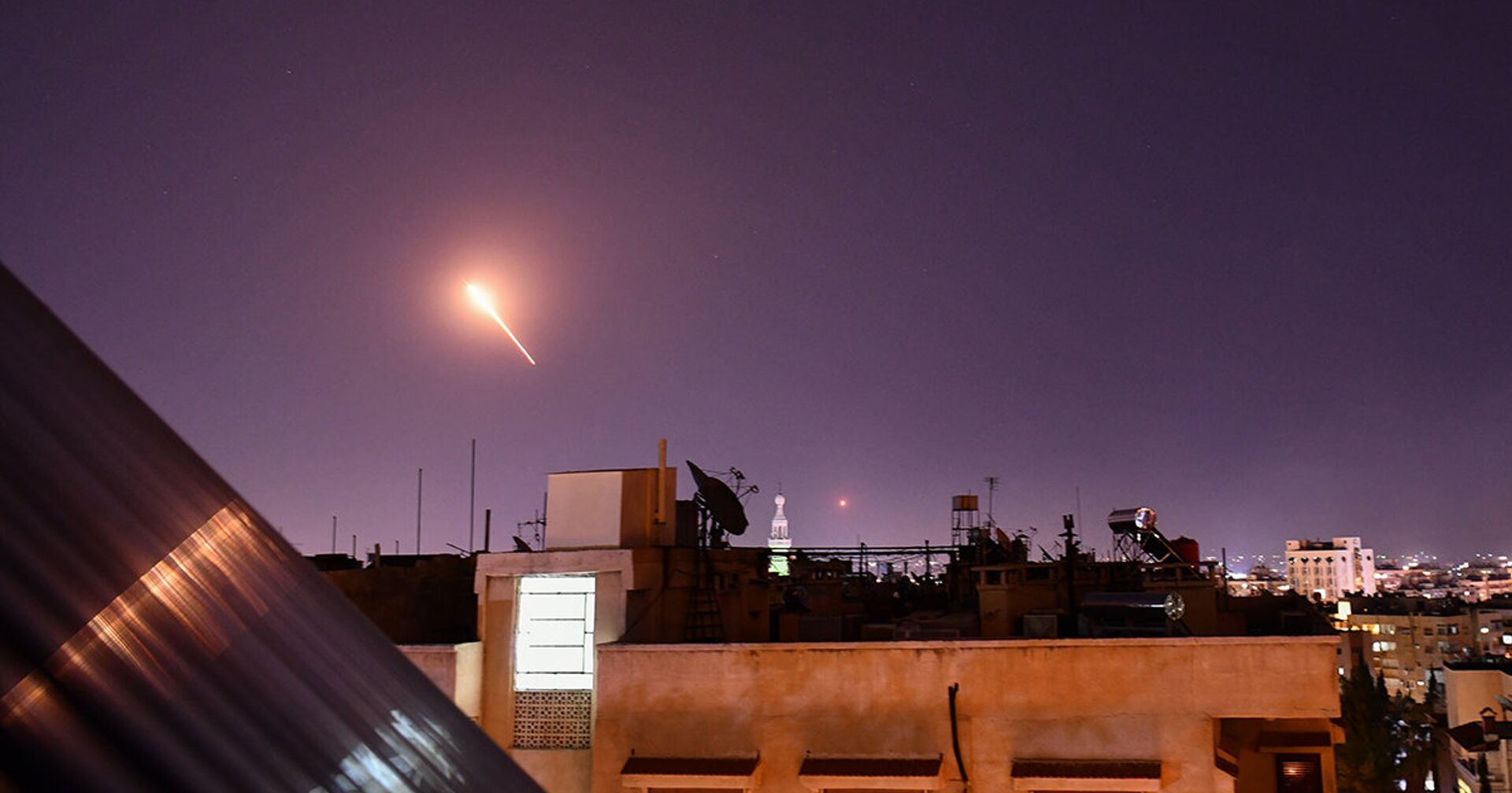 Сирийские ПВО отражают ракетный удар со стороны Израиля в Дамаске - ИноСМИ, 1920, 25.11.2020