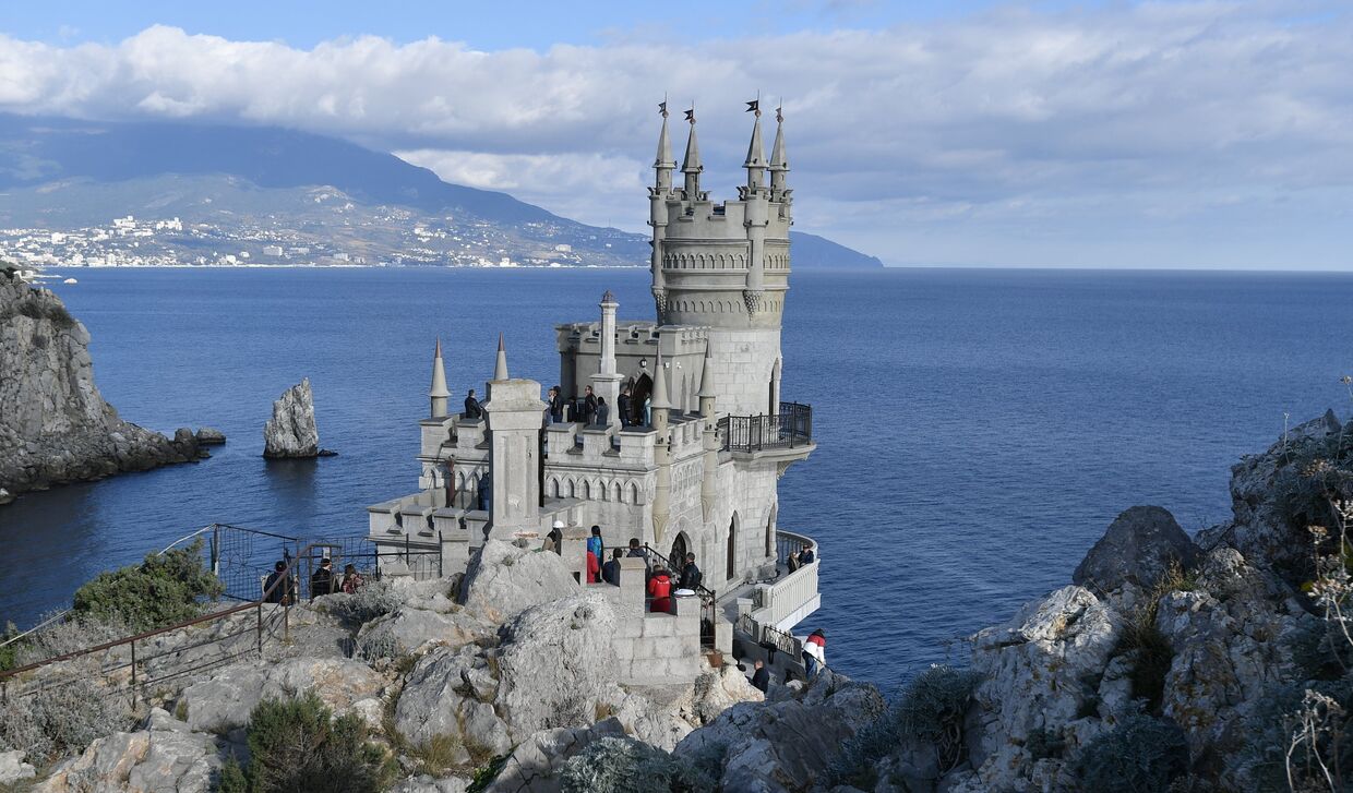 Открытие дворца-замка Ласточкино гнездо в Крыму