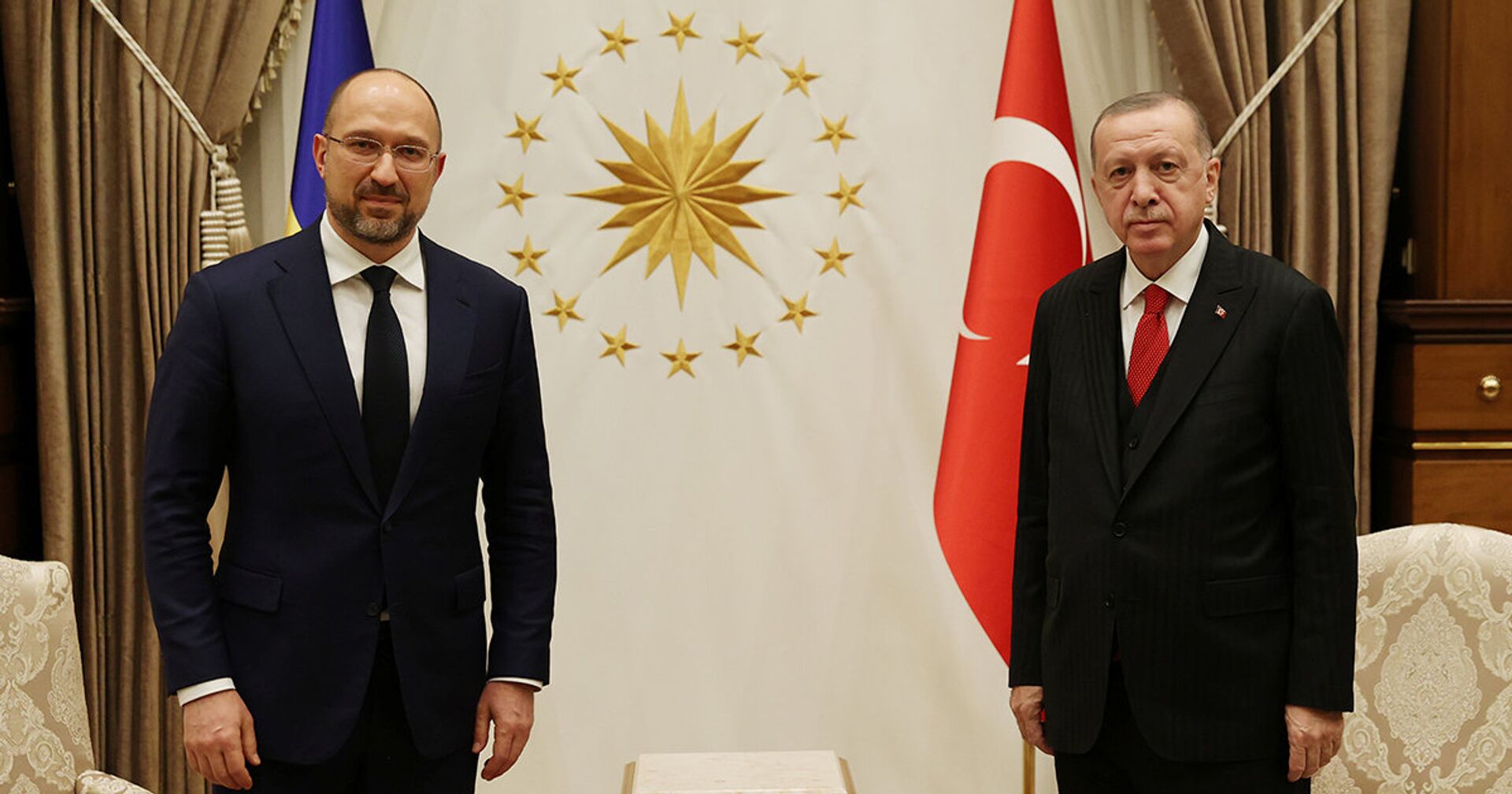 Президент Турции Тайип Эрдоган и премьер-министр Украины Денис Шмыгаль на встрече в Анкаре, Турция - ИноСМИ, 1920, 01.12.2020