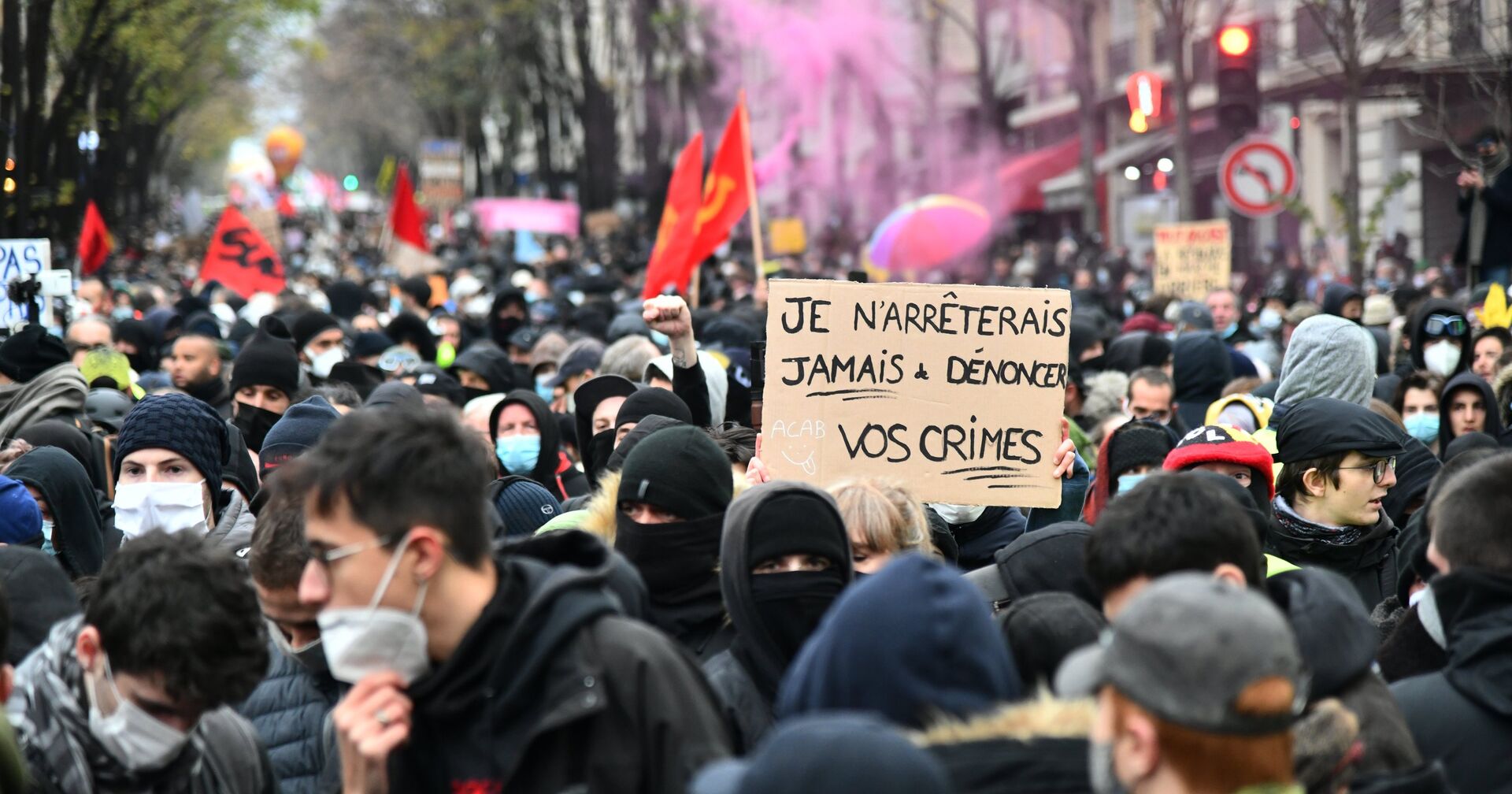 Участники акции протеста против законопроекта О глобальной безопасности в Париже - ИноСМИ, 1920, 08.12.2020