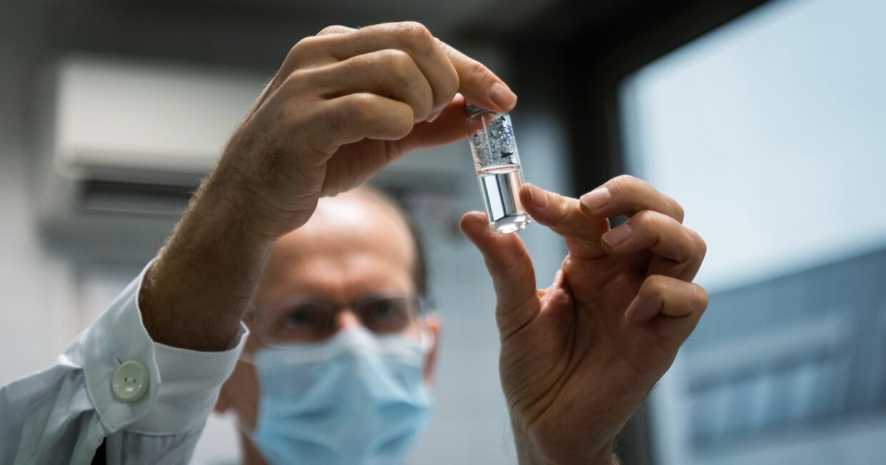 Российская вакцина от коронавируса доставлена в Венгрию