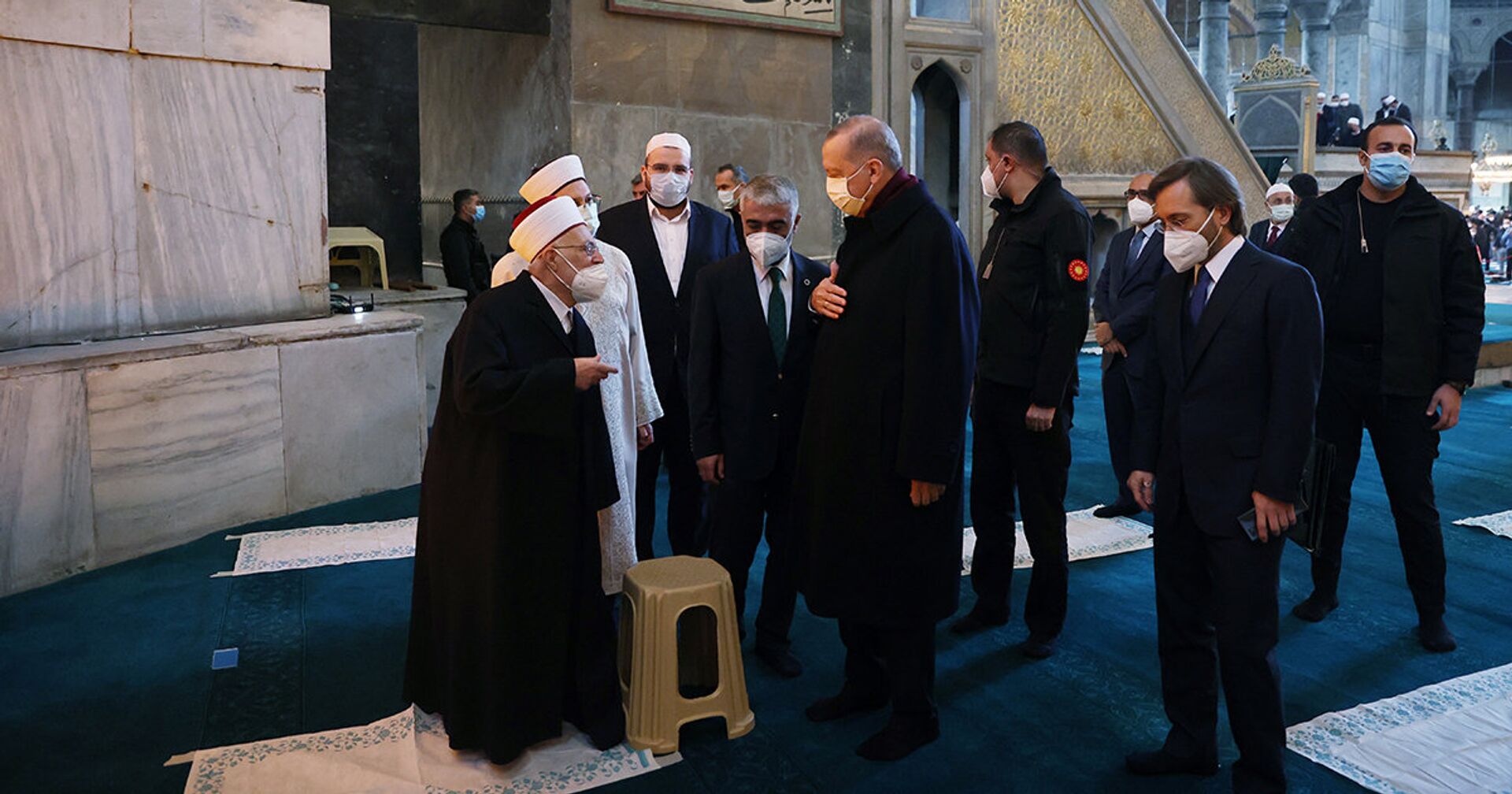 Президент Турции Тайип Эрдоган в соборе Святой Софии после пятничной молитвы в Стамбуле, Турция - ИноСМИ, 1920, 09.12.2020