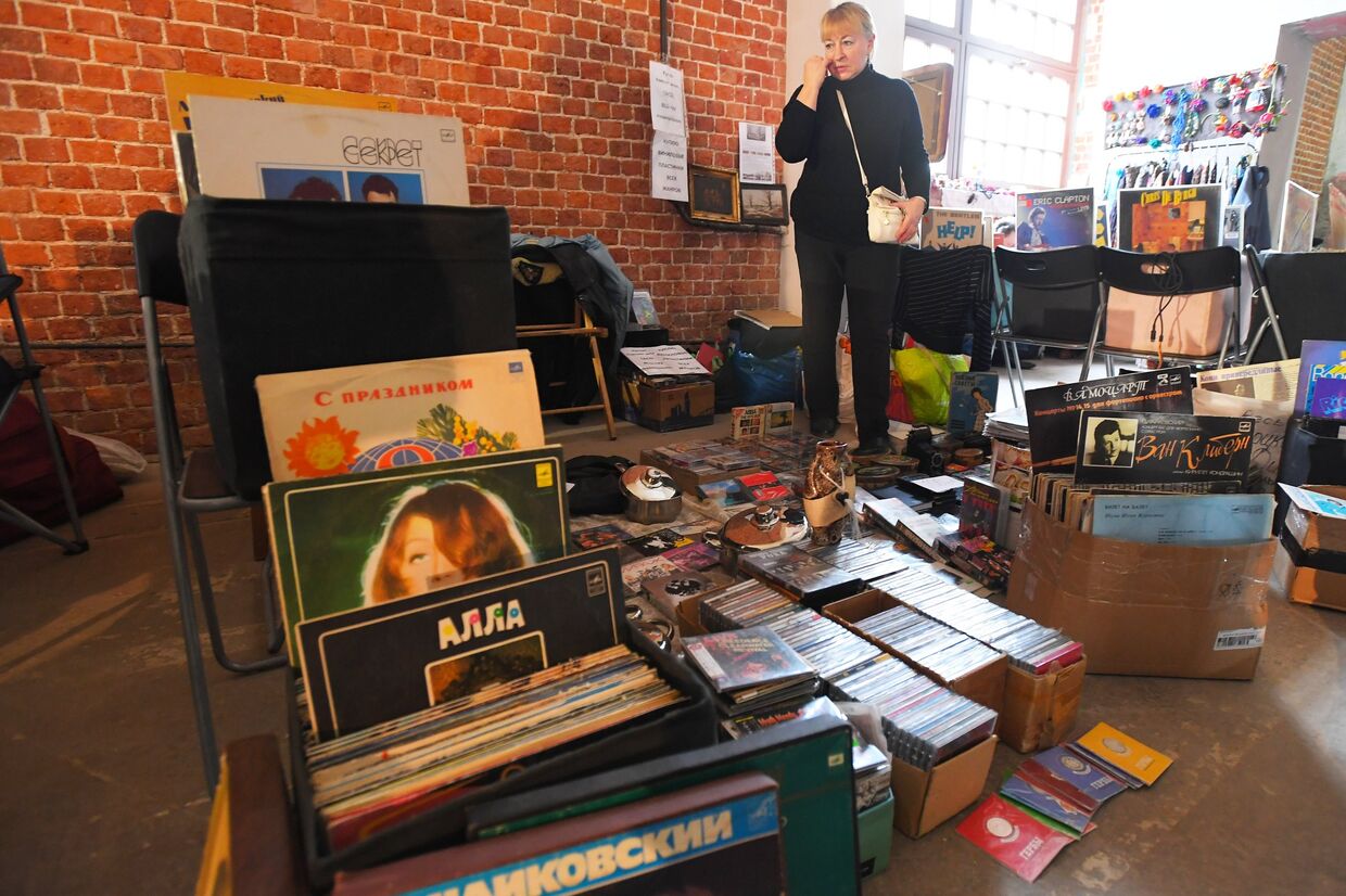 Виниловые пластинки и компакт-диски