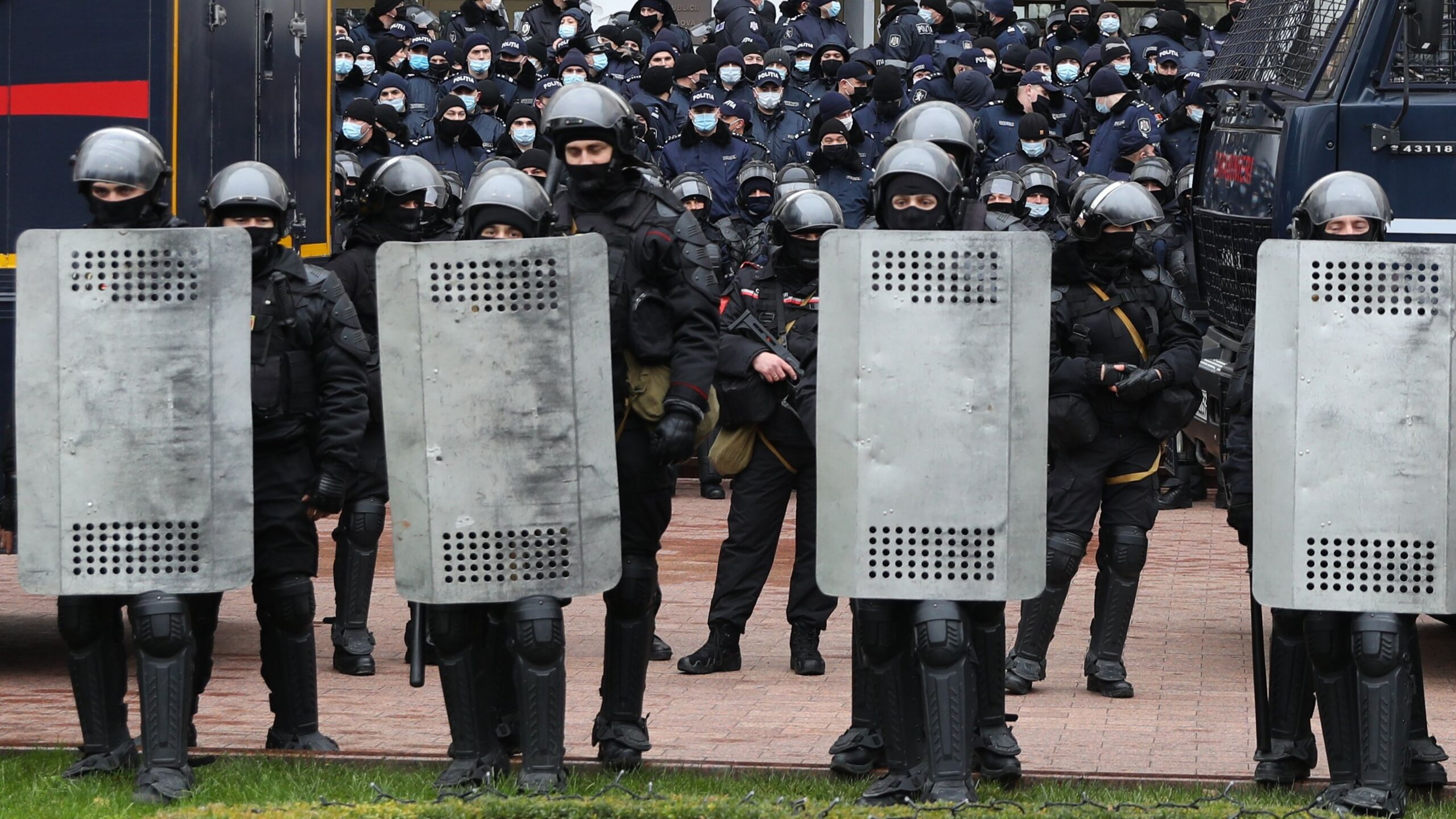 Молдавия 2020. Протесты в Молдавии. Митинги в Молдавии. Протесты в Молдавии фото. Полицейские Молдовы.