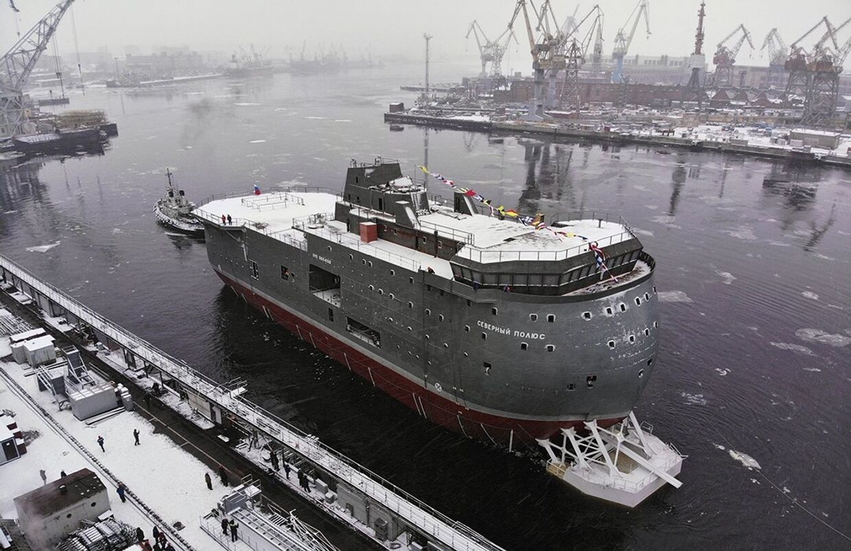 Спуск на воду ЛСП Северный полюс в Санкт-Петербурге