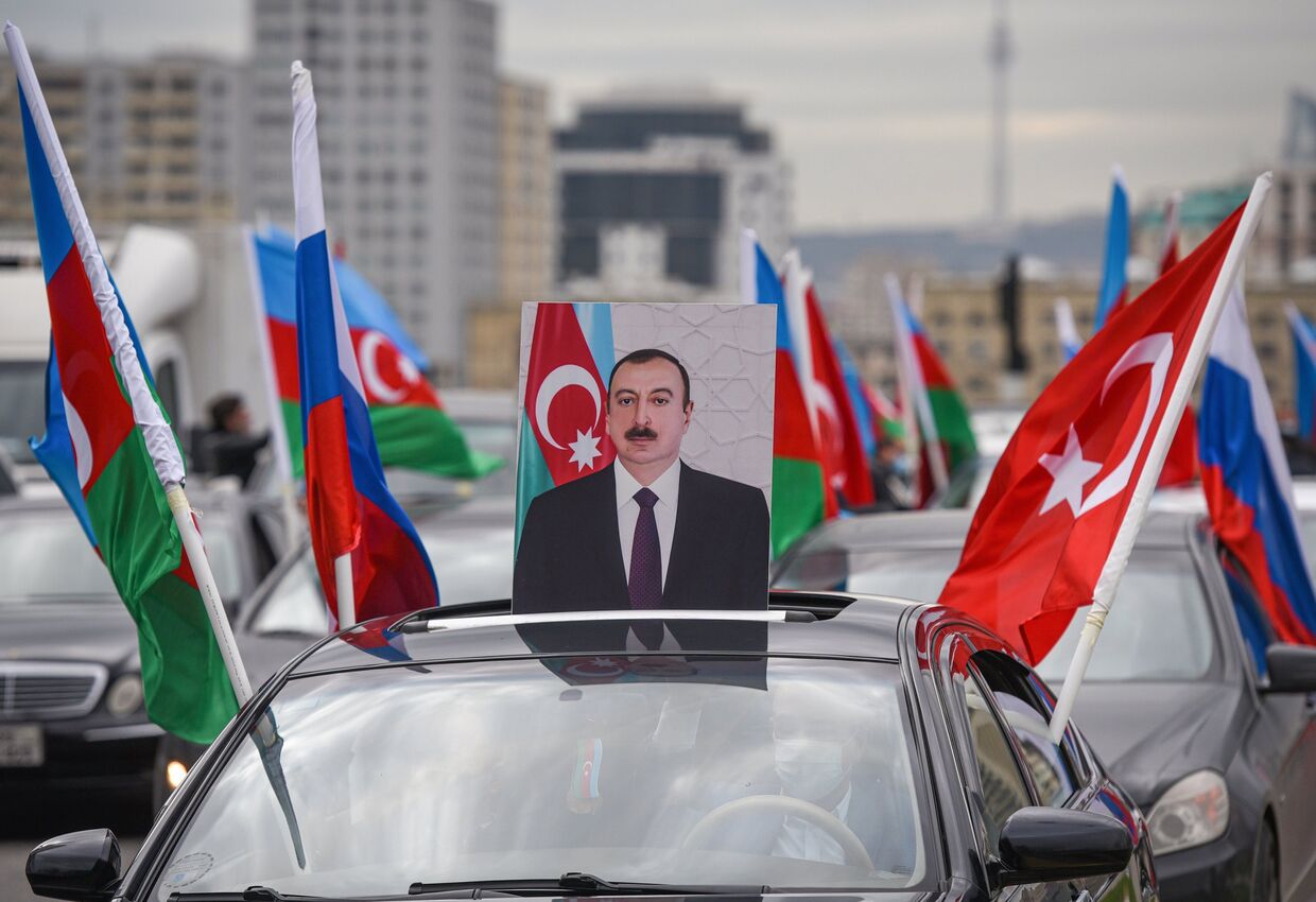 Автопробег, посвященный передаче Кельбаджара Азербайджану, в Баку
