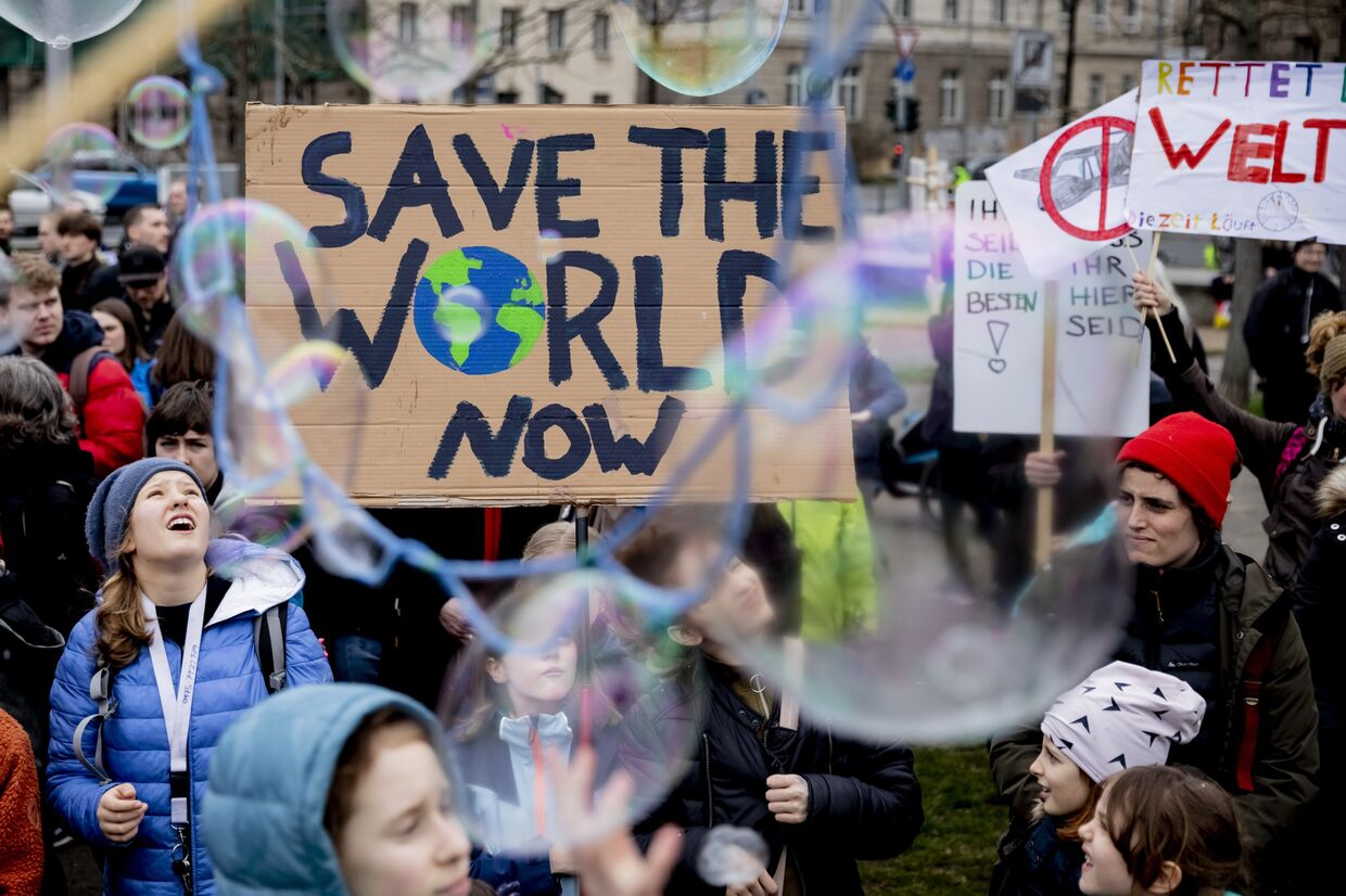 Акция экологического движения «Пятницы ради будущего» в Берлине, Германия