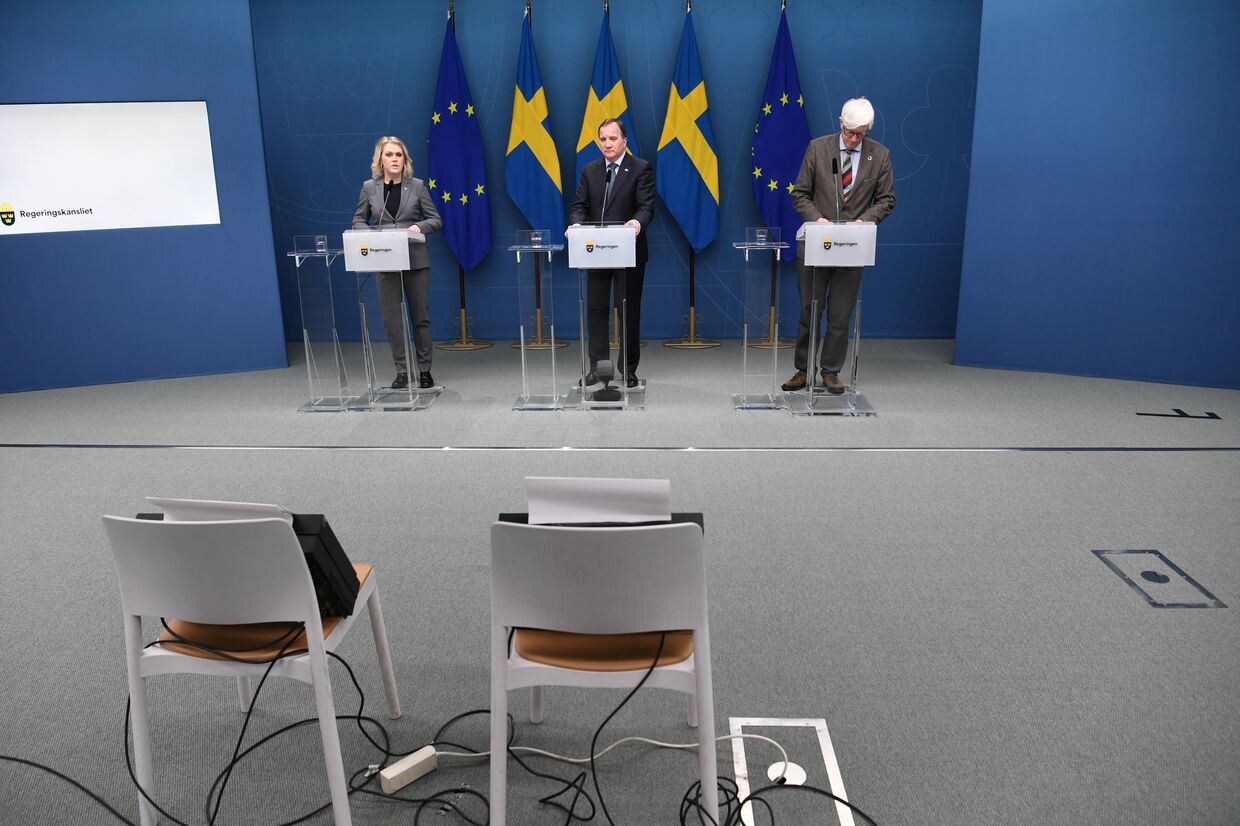 Шведские политики на пресс-конференции по поводу введения дополнительных ограничений из-за пандемии коронавируса