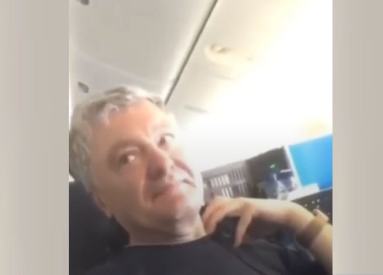 Ярош напал на Порошенко в самолете из Эквадора